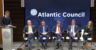 باراك: الرئيس أحمد الشرع يطرح مقاربة جديدة.. وسوريا مرشحة لتكون مركز الطاقة الإقليمي