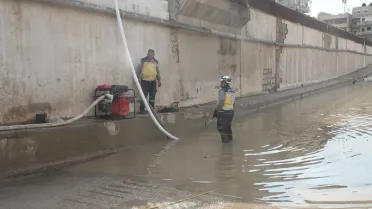 طقس قاسٍ يضرب 14 دولة عربية… وفيات وسيول وثلوج وتعطيل للحياة العامة