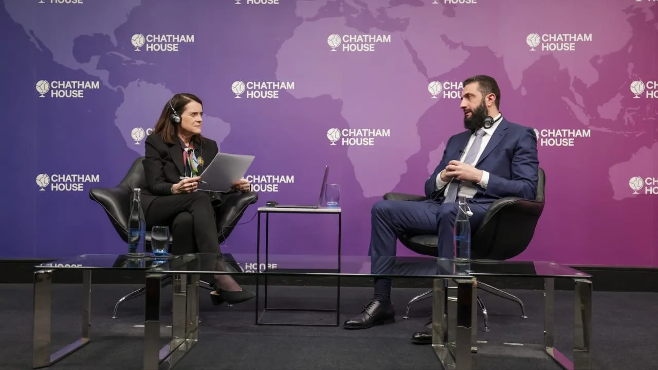 الرئيس الشرع يطرح رؤية المرحلة الانتقالية والعلاقات الخارجية خلال جلسة في "تشاتام هاوس" بلندن