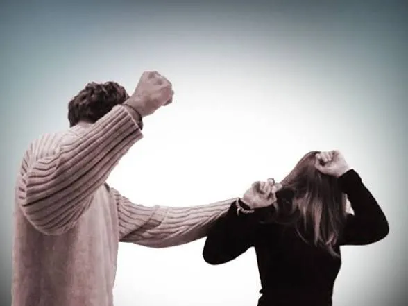 العنف الأسري في سوريا: أثره الجسدي والنفسي على النساء والفتيات