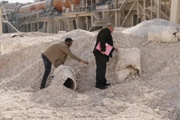 رسوم مرتفعة وإنتاج متعثر.. الإسمنت في سوريا بين عبء الضرائب وضغط إعادة الإعمار