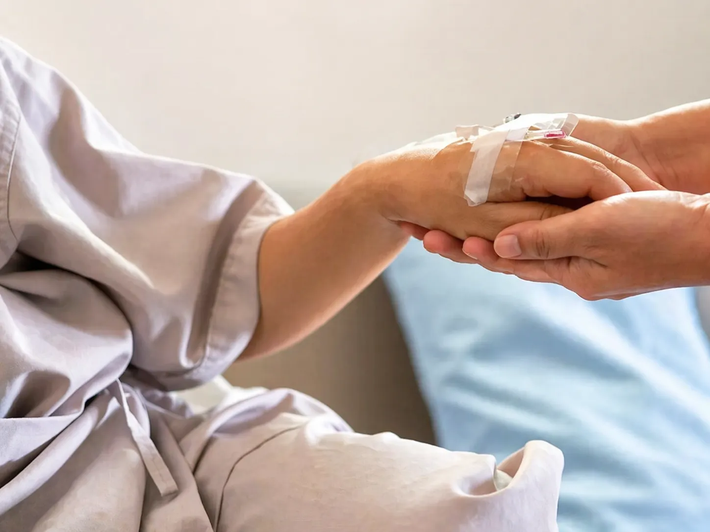 زيارة المريض في سوريا.. عادة اجتماعية راسخة بين الدعم والالتزام المجتمعي