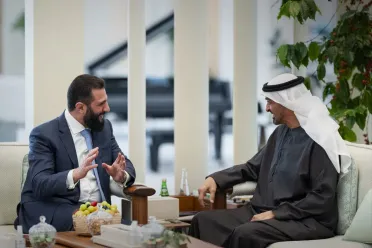 الشرع وبن زايد يبحثان في أبو ظبي تعزيز التعاون الاقتصادي وتوسيع الشراكات والتنسيق الإقليمي