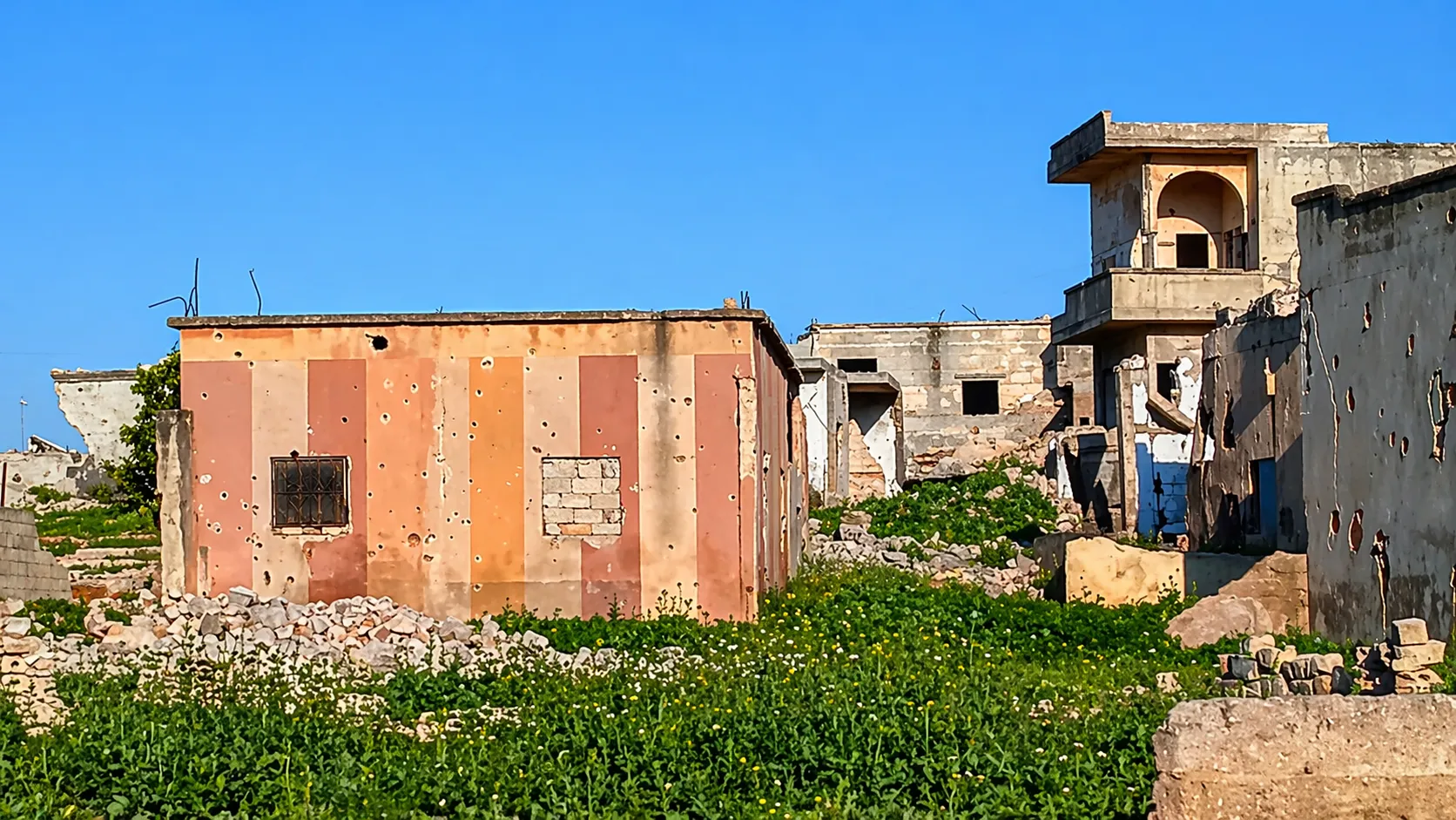 الزلاقيات في ريف حماة… نقص الخدمات يفاقم معاناة الأهالي