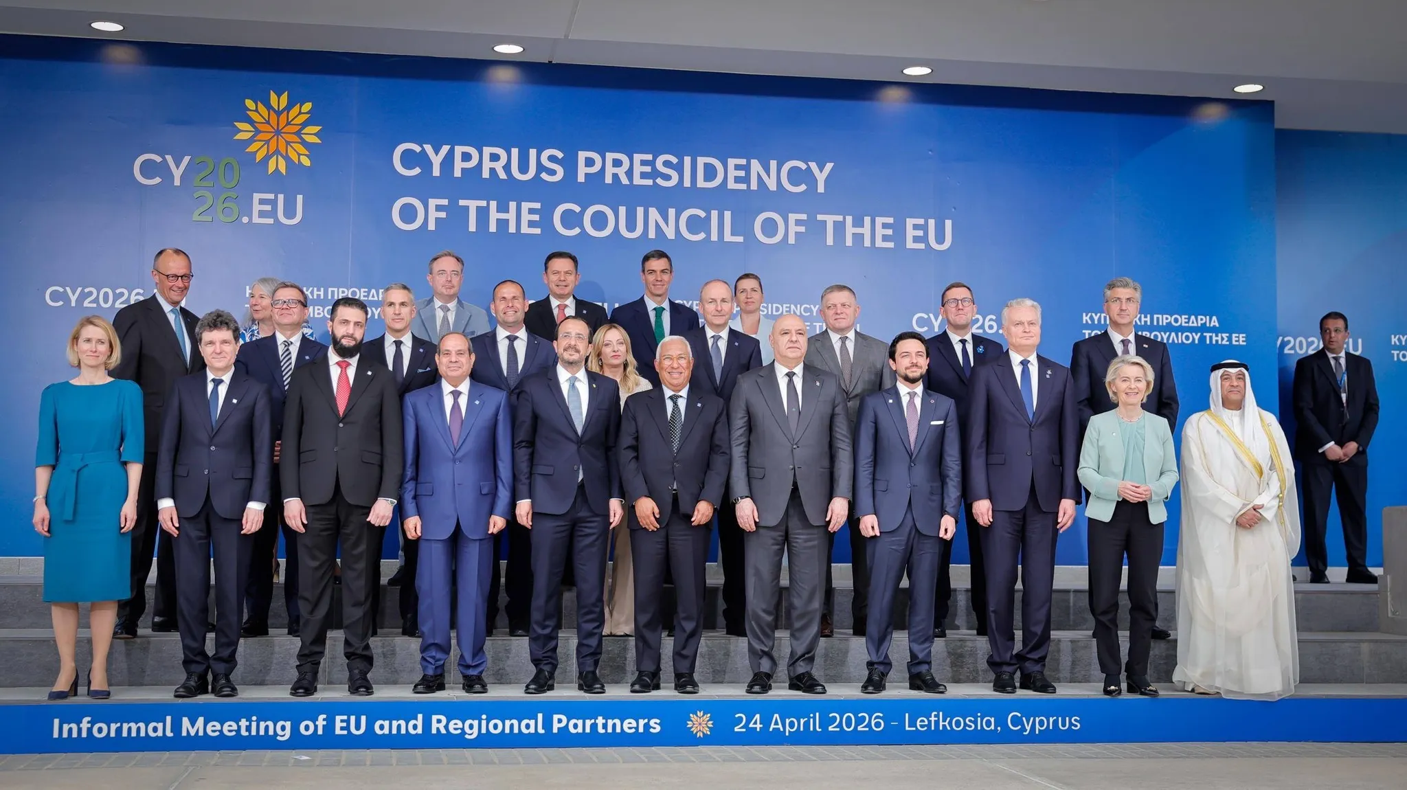 الرئيس "الشرع" يدعو أوروبا لموقف حازم تجاه الاعتداءات الإسرائيلية ويؤكد ترابط الأمن الإقليمي