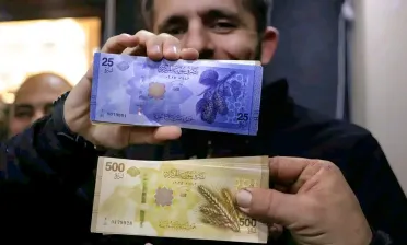 خبراء اقتصاديون: تمديد مهلة استبدال العملة يكشف اختناقات مصرفية