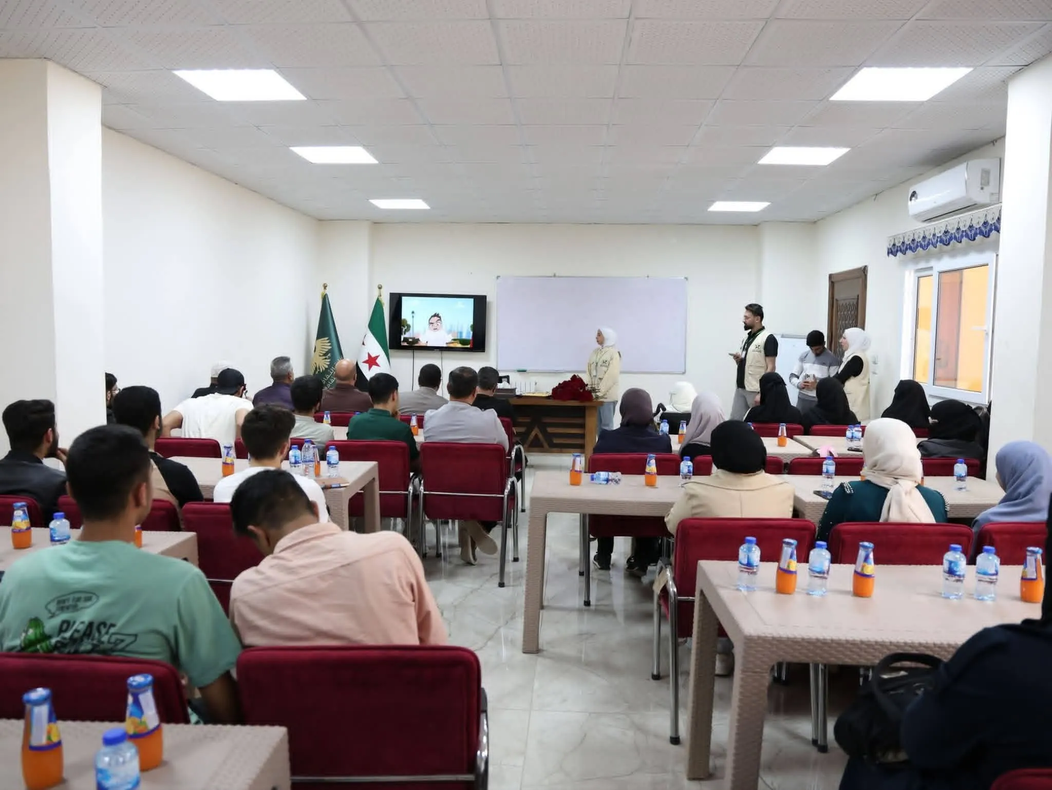 “مختلفون لكننا متميزون”: محاضرة لتعزيز دمج ذوي الإعاقة ونشر الوعي بالتربية الخاصة في إدلب