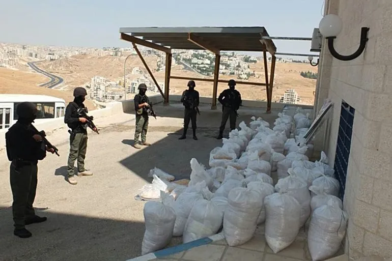خبير فرنسي: السياسات الإسرائيلية حولت السويداء إلى ملاذ لشبكات الكبتاغون