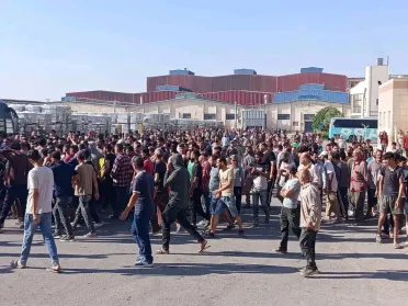 احتجاجات عمالية بالقطاع الخاص.. بعد "زنوبيا".. عمال "مدار" يدخلون على خط الإضرابات