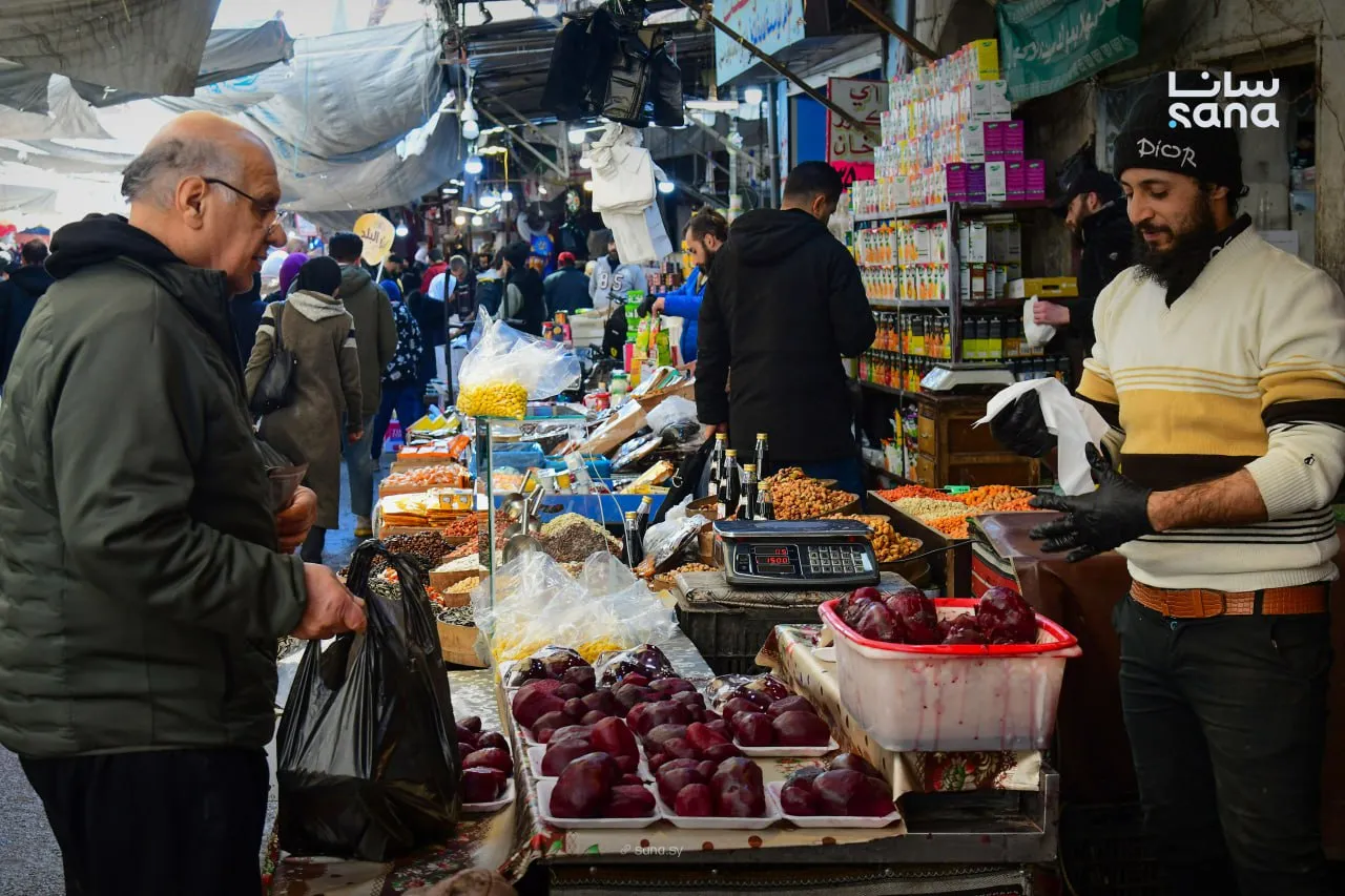 استمرار الغلاء وتقلبات الليرة يضعان الاقتصاد السوري أمام تحديات متزايدة