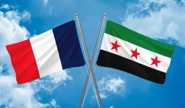 من القطيعة إلى الشراكة.. كيف أعادت سوريا وفرنسا بناء علاقاتهما وصولاً إلى زيارة ماكرون التاريخية لدمشق؟