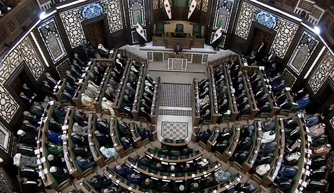 مجلس الشعب الأول بعد سقوط نظام الأسد.. لماذا تمثل هذه الجلسة محطة تأسيسية في بناء سوريا الجديدة؟