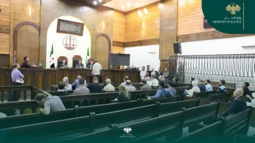 الشبكة السورية تشيد بعلنية محاكمات دمشق وتحذر من تحديات قانونية