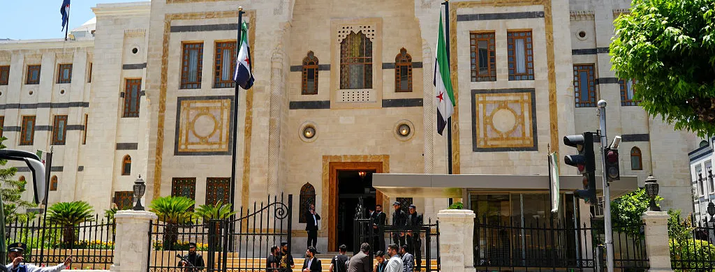 منظمة العفو الدولية تطالب بتعليق قانون الجرائم الإلكترونية الموروث عن النظام البائد