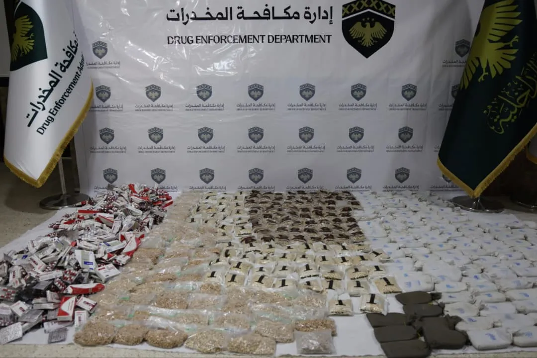 إدارة مكافحة المخدرات تعلن حصاد تموز.. ضبط ملايين حبوب الكبتاغون وتفكيك شبكات دولية