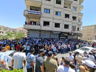 احتجاجات في عين منين للمطالبة بالإفراج عن موقوفي احتجاجات حفر الآبار بريف دمشق