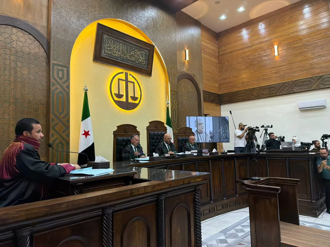 محكمة الجنايات بدمشق تحكم بالإعدام على بشار الأسد وعاطف نجيب ومسؤولين سابقين بجرائم قتل وتعذيب وجرائم ضد الإنسانية