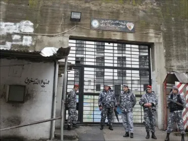 قانون العفو اللبناني والسجناء السوريون.. فضل عبد الغني يوضح لـ "شام" حدود الاستفادة ومصير المفرج عنهم