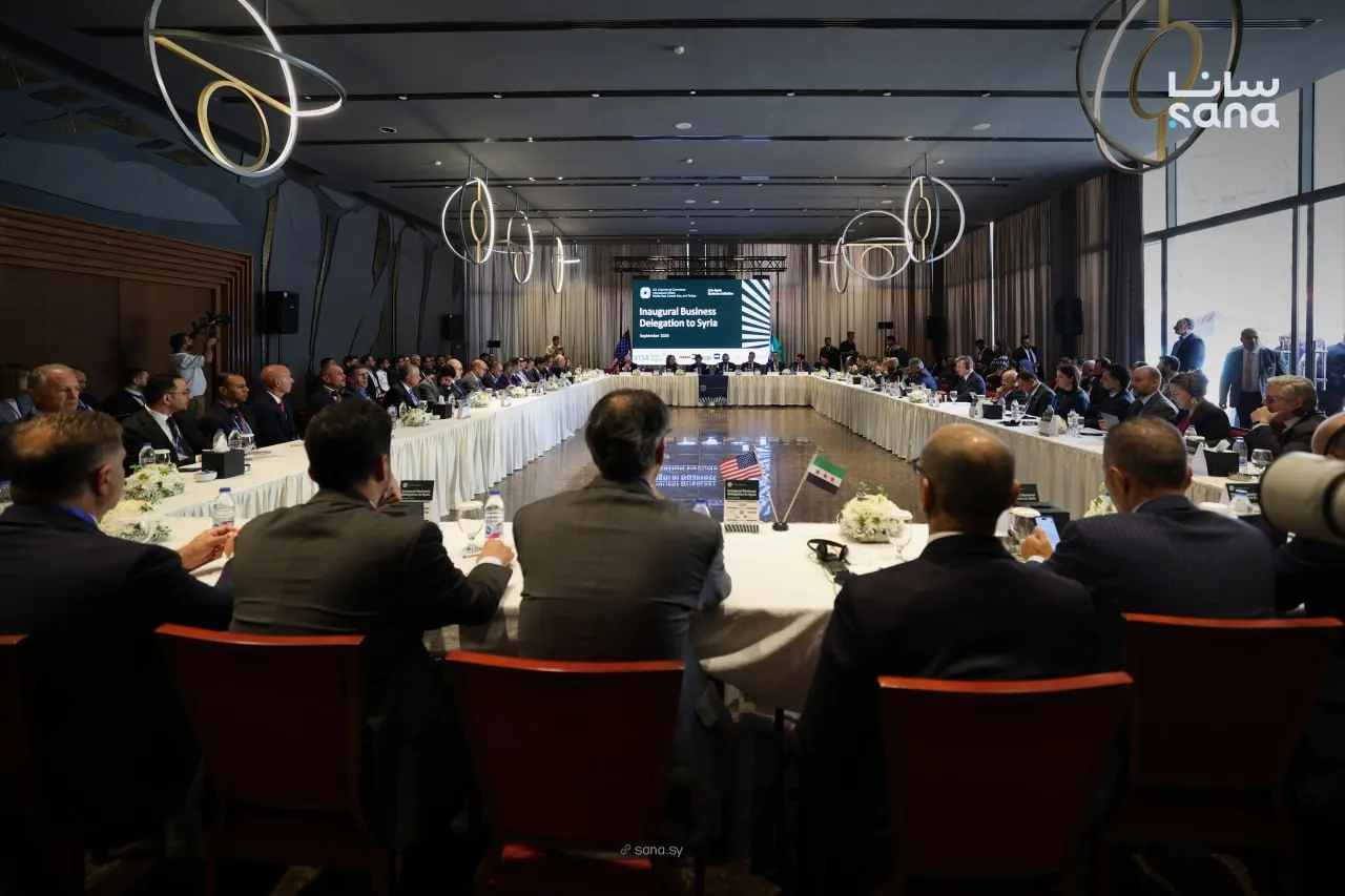 وفد يضم 50 شركة أمريكية في دمشق.. مباحثات سورية أمريكية لتوسيع الاستثمار والشراكات الاقتصادية
