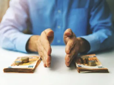 التقسيط يوسع خيارات الأسر السورية أمام الغلاء.. أقساط متراكمة قد تستنزف الدخل وتضاعف مخاطر التعثر