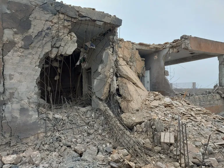 موقع قصف صاروخي إيراني بريف إدلب الغربي