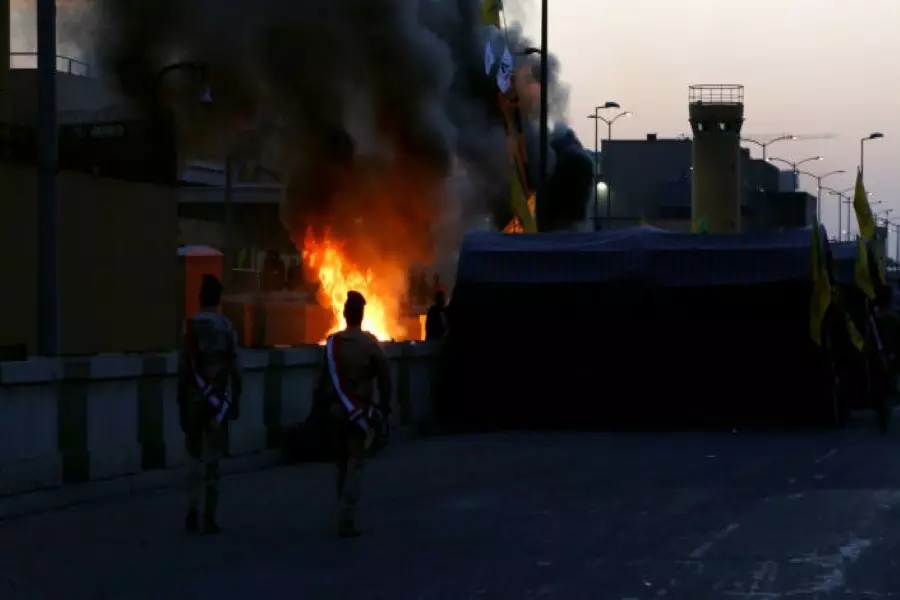 طيران مجهول يستهدف مدرعة لـ "الحشد الشعبي" قرب الحدود "السورية العراقية"