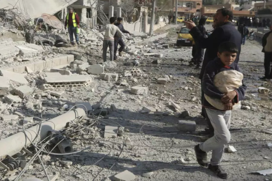ناشطون يوثقون ارتقاء 14 شهيدا من المدنيين جراء قصف جوي على مدينة الرقة