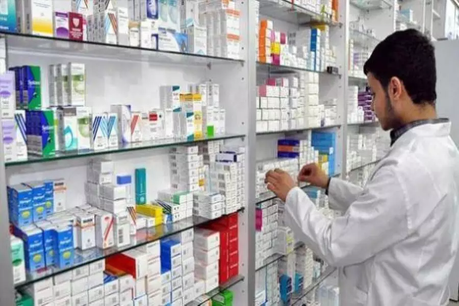 نقابة الصيادلة تكذب تصريحات وزير صحة الأسد حول أزمة الأدوية بمناطق النظام