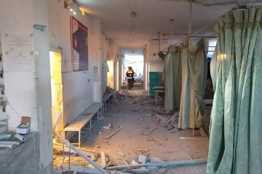 الطيران الروسي يستهدف مشفى الإيمان في سرجة ويتسبب بتدميره