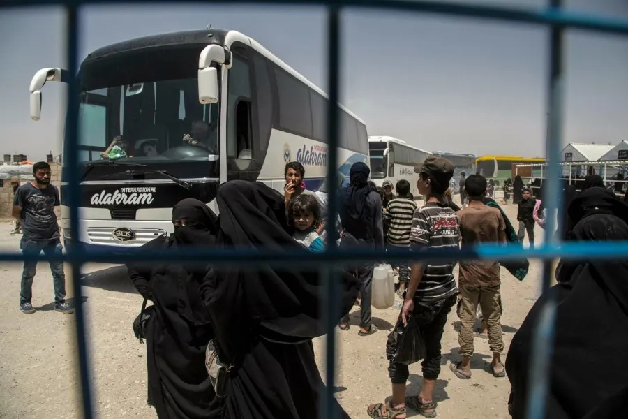 العراق ينقل دفعة جديدة من عائلات التنظيم في مخيم "الهول" إلى البلاد