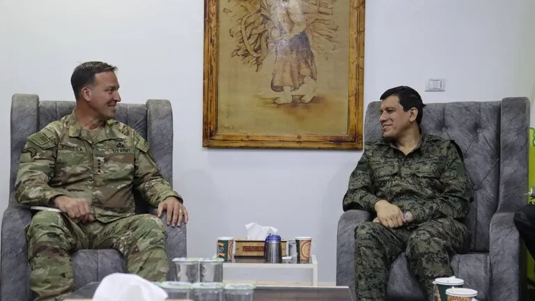"مظلوم عبدي" يستقبل قائد العمليات الأمريكية الجديد بالشرق الأوسط