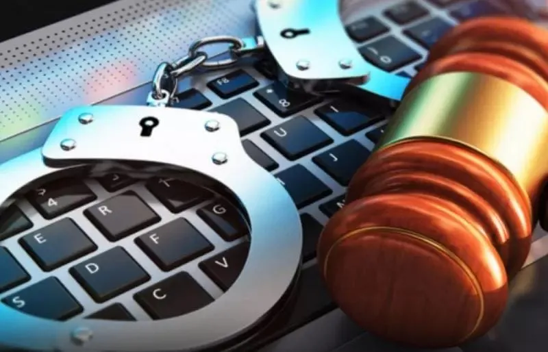 مع دخول "قانون الجرائم الإلكترونية" حيز التنفيذ .. مسؤول إعلامي يدعو المواطنين لعدم التهور
