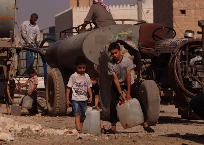 طالب بالعمل بـ "حل جذري" .. "استجابة سوريا" يحذر من استمرار أزمة المياه بريف حلب