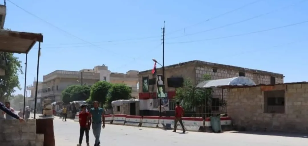 رسالة مباشرة .. مسيّرة تركية تستهدف مقراً لقوات الأسد بمدينة تل رفعت شمالي حلب