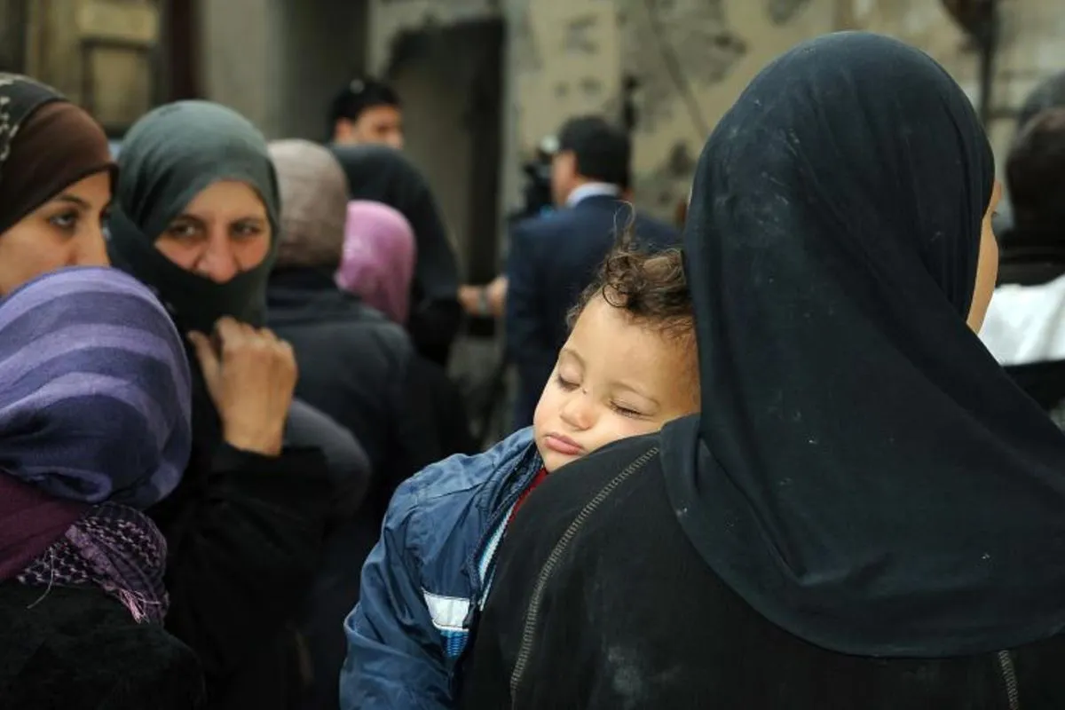 انهيار الأوضاع المعيشية بمناطق النظام يدفع العائلات الفلسطينية للنزوح باتجاه الشمال السوري