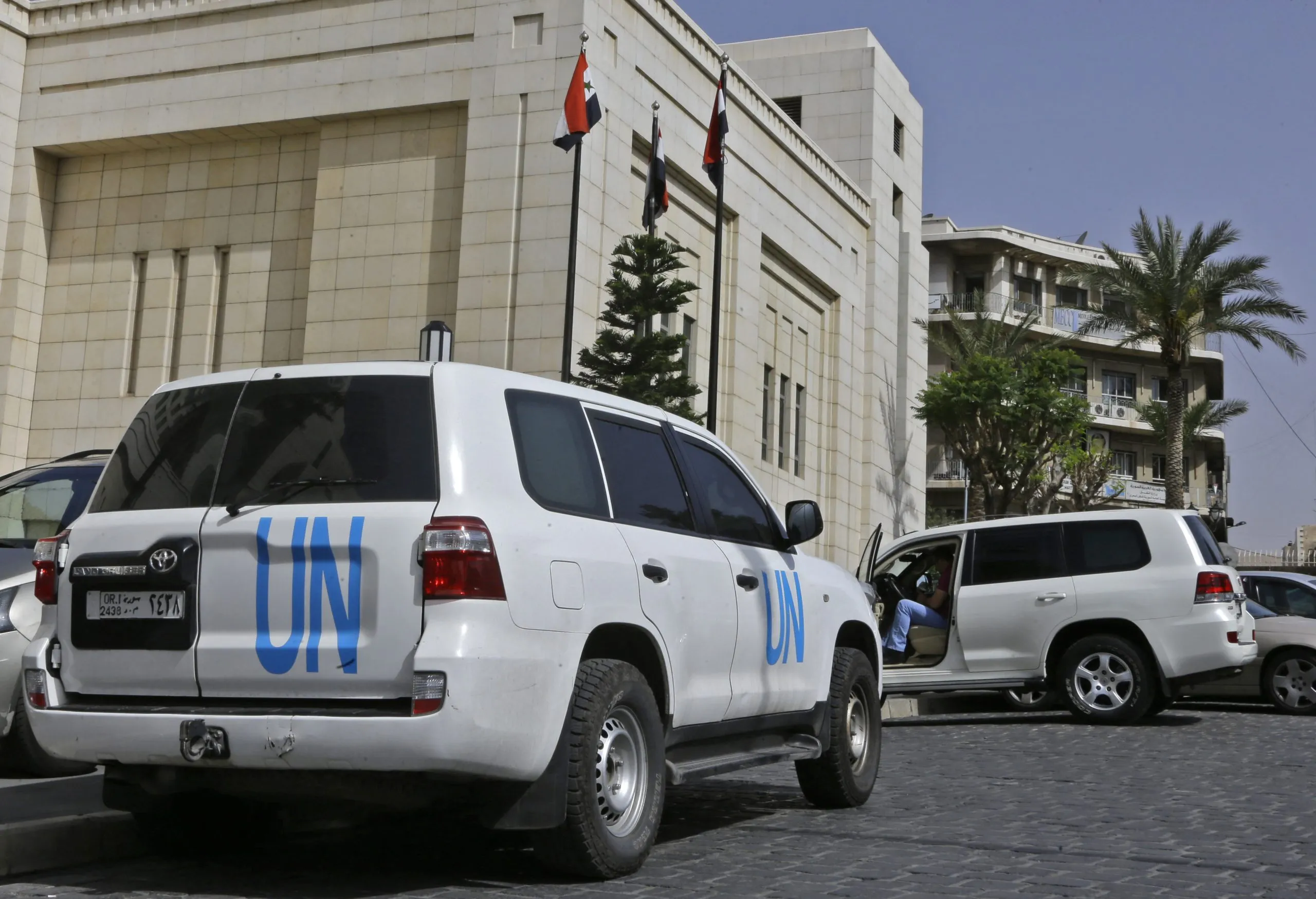 "ميدل إيست آي": مشتريات الأمم المتحدة بسوريا تعود بالملايين على شركات مقربة من الأسد 