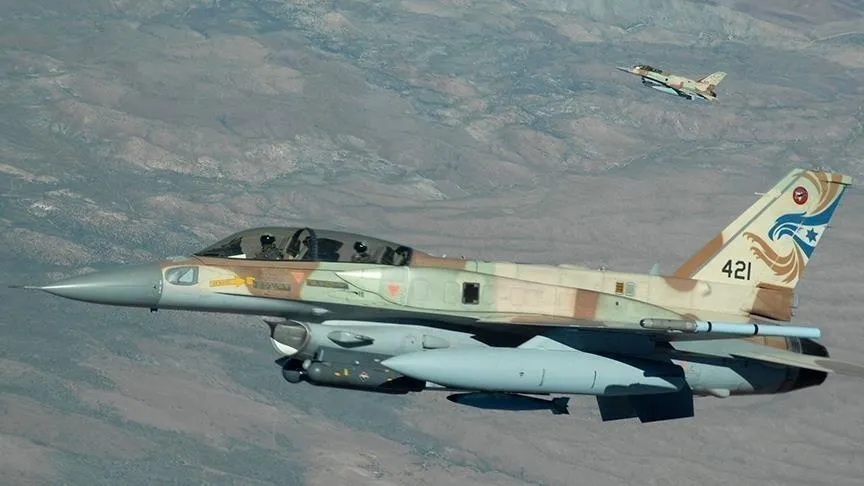 غانتس: بطارية روسية أطلقت النار على طائرات إسرائيلية خلال شهر مايو في سوريا
