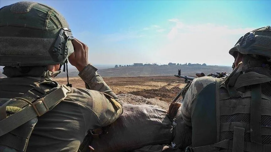 رداً على استهداف قاعدة شمال حلب .. الدفاع التركية: تحيّد 25 إرهابياً من "قسد" شمالي سوريا