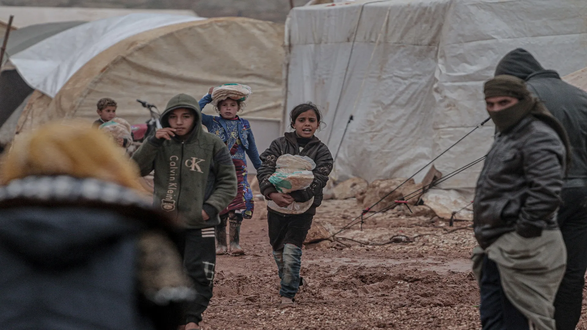 "استجابة سوريا" يقدم استبياناً حول المخاوف الأساسية للنازحين في المخيمات 